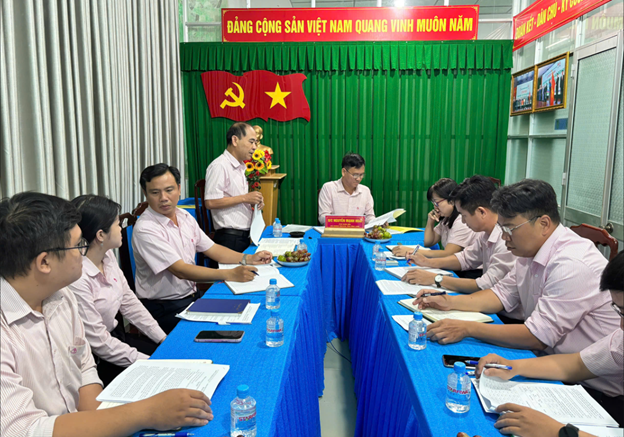  Phòng giao dịch ngân hàng chính sách xã hội Duyên Hải tổ chức họp nhận xét, đánh giá cuối năm 2025 đối với tập thể và Ban Giám đốc phòng giao dịch.