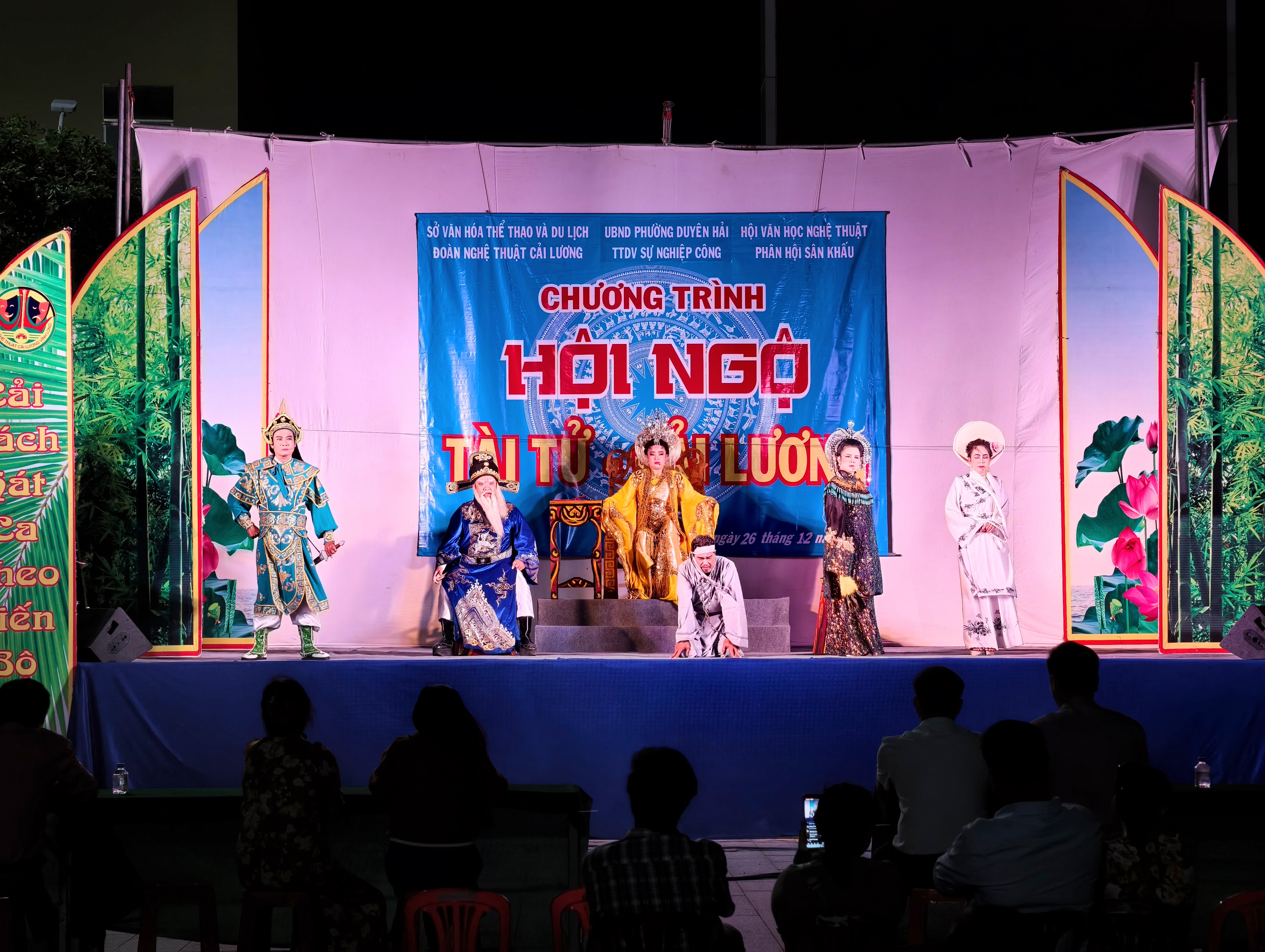 Sôi nổi đêm diễn “Hội ngộ Tài tử – Cải lương” tại phường Duyên Hải