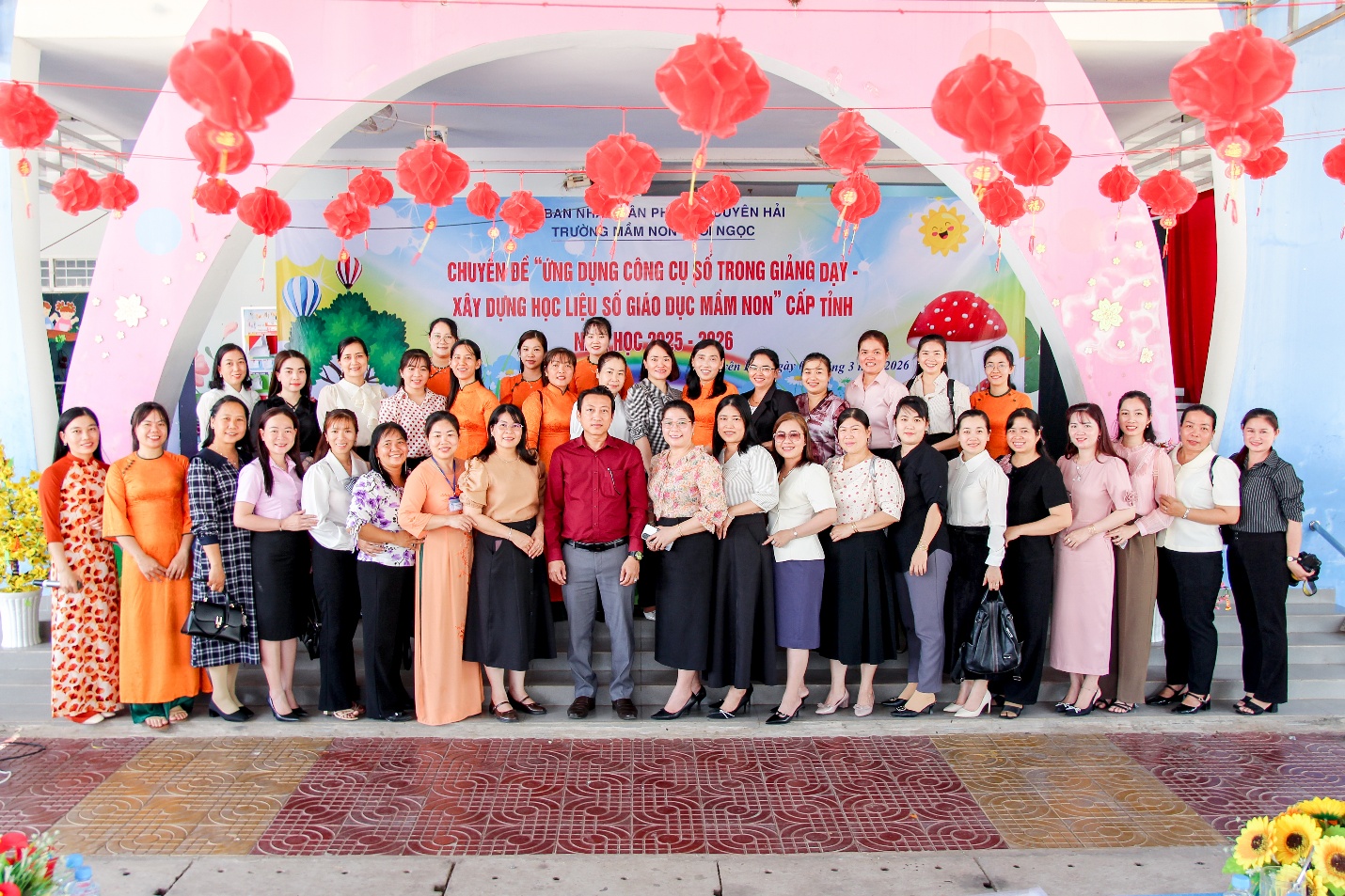 Duyên Hải tổ chức sinh hoạt chuyên đề “Ứng dụng công cụ số trong giảng dạy – Xây dựng học liệu số giáo dục mầm non”